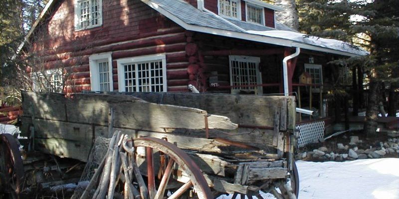 Wake Siah – White Avenue